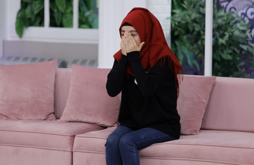 Bir anne daha Esra Erol’da evladına kavuştu