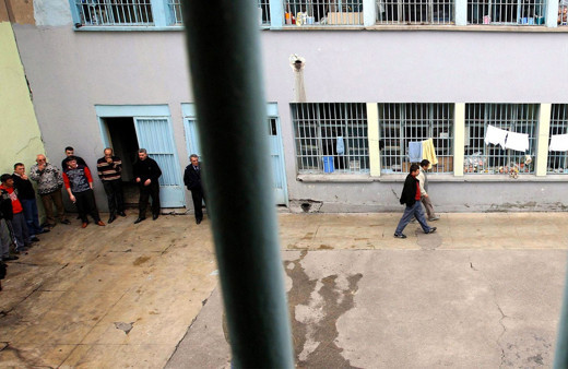 Cezaevlerinde yeni dönem! Mahkumlara din ve ahlak dersi verilecek