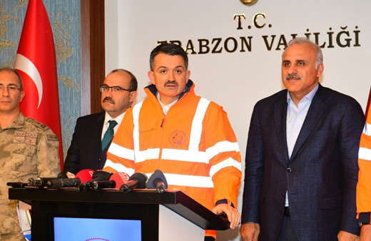 Bakanı Bekir Pakdemirli'den Karadeniz'deki yangınla ilgili açıklama