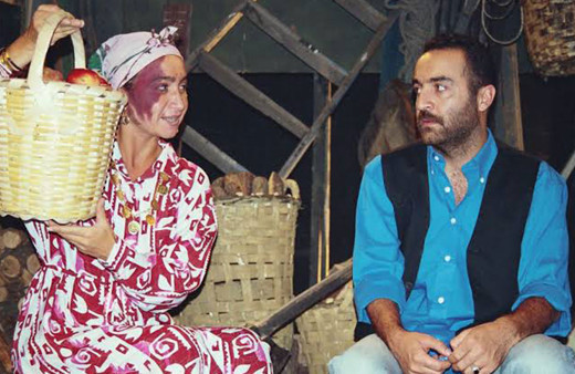 ÇGHB 2'de yılbaşı sürprizi! Demet Akbağ ve Yılmaz Erdoğan Bir Demet Tiyatro skeci