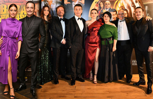 Ahmet Kural sevgilisi Çağla Gizem Çelik ile Baba Parası'na damga vurdu