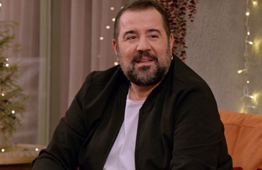 Ata Demirer hastaneye kaldırılınca Alara Bozbey ile gizli aşkı ortaya çıktı