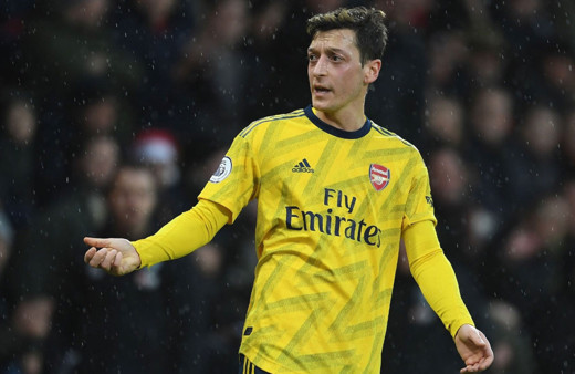 Arsenal'de Mesut Özil krizi