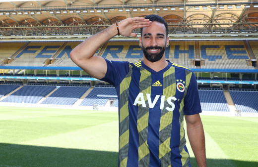 Adil Rami Fenerbahçe'den ayrıldı Sochi'ye gitti