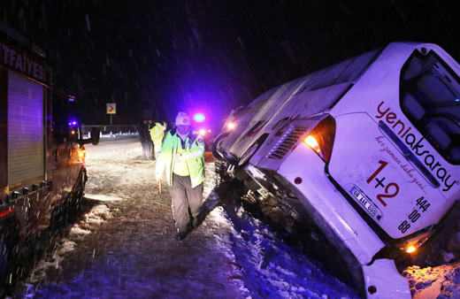Konya'da otobüs devrildi: 9 yaralı