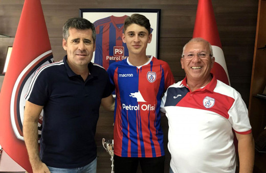 Norwich City Ravil Tagir’in peşinde