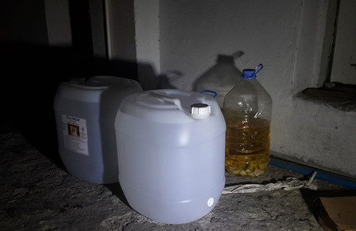 Gaziosmanpaşa'da sahte alkolü el ilanlarıyla satan 3 kişi gözaltına alındı