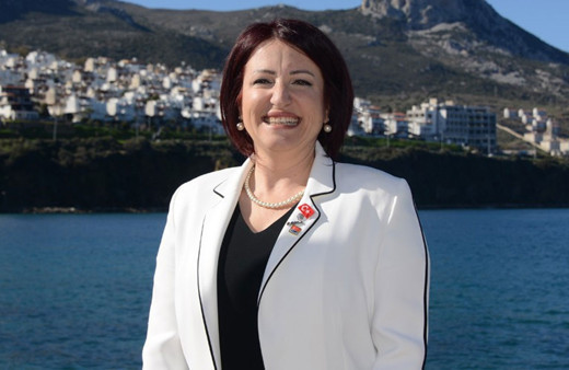 Skandallarıyla ünlü CHP'li Belediye Başkanı şimdi de mezarlık üstüne kafe yaptırıyor