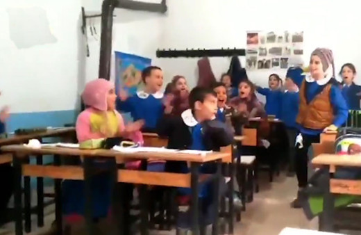 Öğrencisine basket atarsan ödev yok dedi!