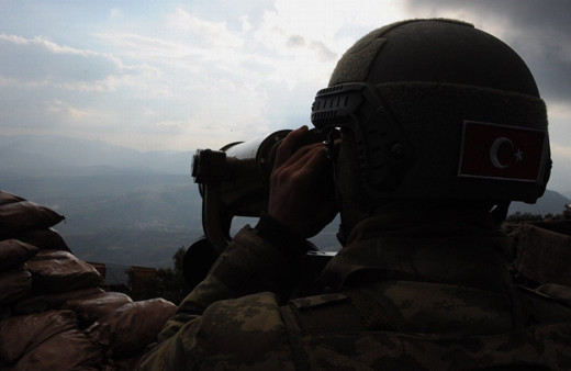 PKK/YPG'li 2 terörist teslim oldu