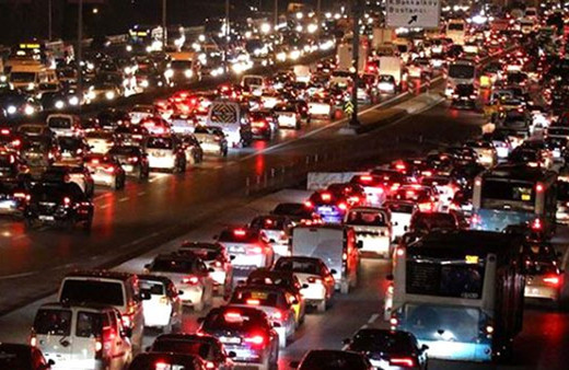 İstanbul'da trafik yoğunluğu yüzde 80'e ulaştı