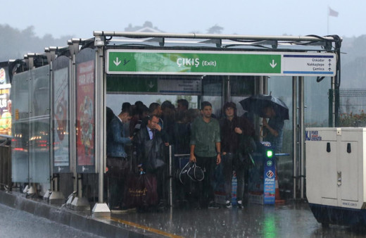 İstanbul'da 2 gündür devam eden fırtına ne zaman bitecek?