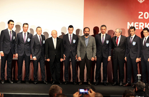 2020 yılı FIFA hakemlerinin kokartları takıldı