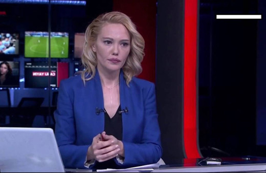 Darbe gecesi zorla bildiri okuyan TRT spikeri Tijen Karaş ekranlara geri döndü