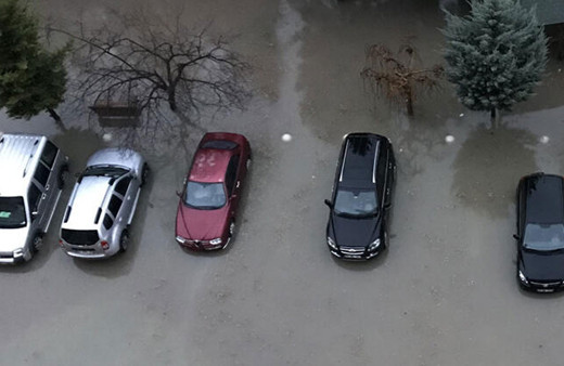 Konya'da sağanak etkisini gösterdi! Yollar göle döndü