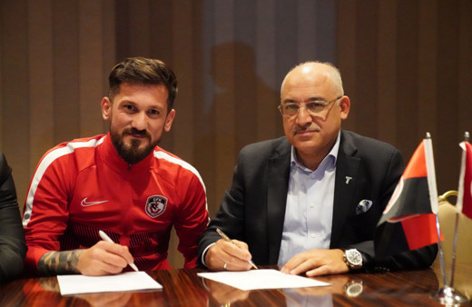 Gaziantep FK'da iki futbolcunun sözleşmesi uzatıldı