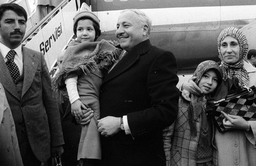 İlk yerli otomobil fikri Necmettin Erbakan'dan