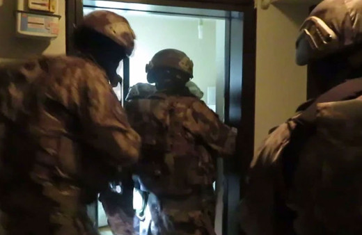 Bursa'da eş zamanlı 'gaybubet evi' baskını: Çok sayıda gözaltı