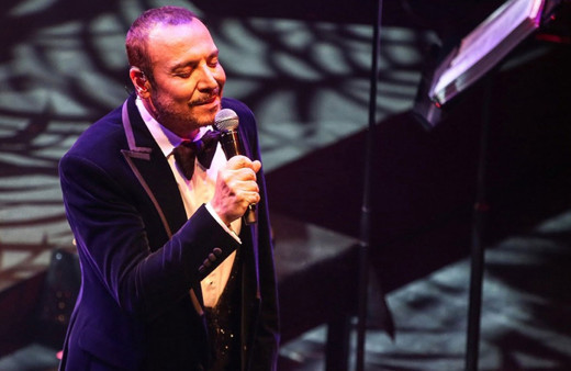 Cenk Eren'in Pınar Altuğ'un mini etek pozuna yaptığı yorum olay oldu!