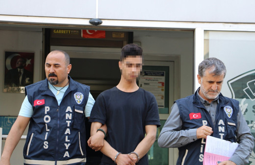 Babasını komando bıçağıyla ağır yaralayan genç serbest bırakıldı