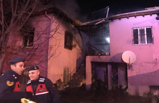 Niğde'nin Ulukışla ilçesinde kan donduran yangın! 2'si çocuk 4 kişi öldü