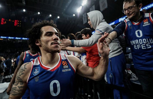 Anadolu Efes Avrupa'da serisini sürdürdü