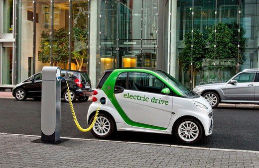 Almanya'da elektrikli otomobile geçişte 410 bin kişi işsiz kalabilir
