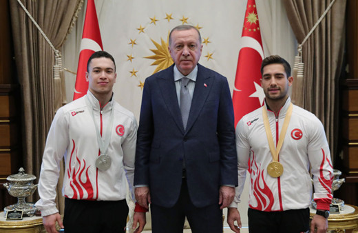 Cumhurbaşkanı Erdoğan milli cimnastikçileri kabul etti