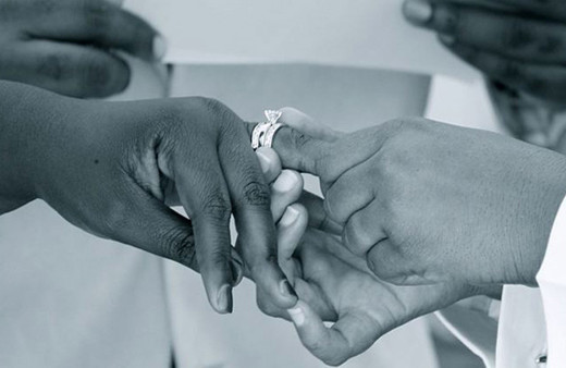 Yeni evlenen imama büyük şok! Karısının erkek olduğu ortaya çıktı!