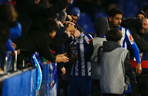 Emre Çolak önce gol attı, sonra kırmızı kartla atıldı!