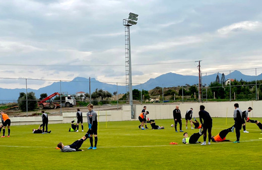 KKTC'de bir ilk; FIFA'ya üye bir ülkenin takımı kamp için ülkeye geldi