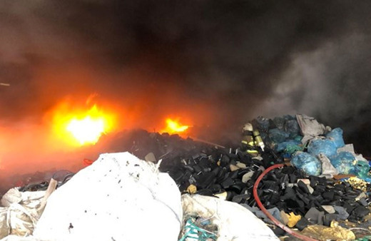 Bursa'da geri dönüşüm tesisinde yangın