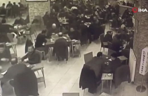 Deprem anı paniği güvenlik kamerasına böyle yansıdı