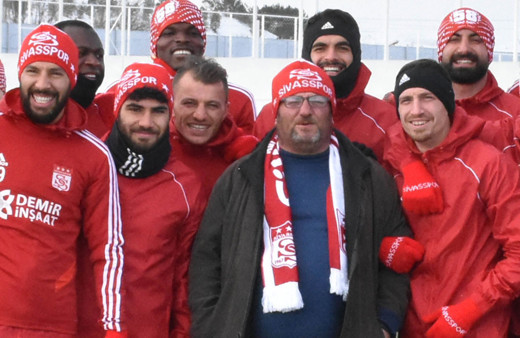 Fenomen simitçi Ahmet, Sivasspor antrenmanında