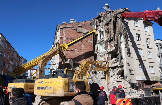 Doğanyol ve Pütürge ilçeleri ağır hasar aldı 2 bin çadır kuruluyor