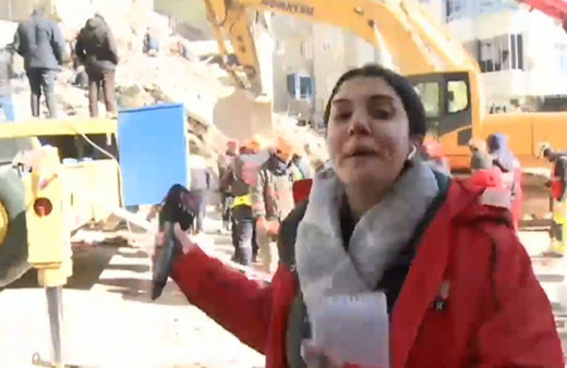 CNN Türk Muhabiri Fulya Öztürk, kurtarma çalışmalarında gözyaşlarına boğuldu