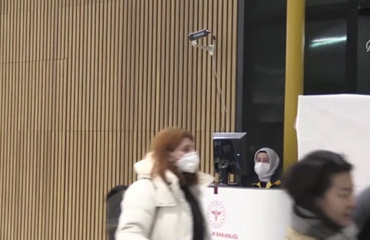 Çin'den gelen yolcular termal kameralarla kontrol ediliyor