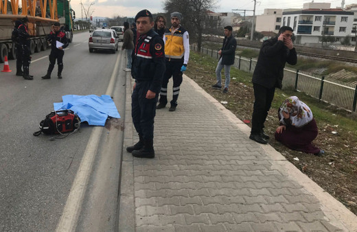Manisa'da otomobilin çarptığı 14 yaşındaki çocuk hayatını kaybetti