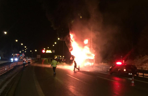 Bolu Dağı'nda taksici farketti 32 yolcunun hayatı kurtuldu