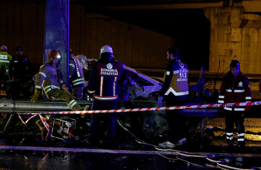 Sarıyer'de bariyerlere çarpan otomobilin sürücüsü öldü
