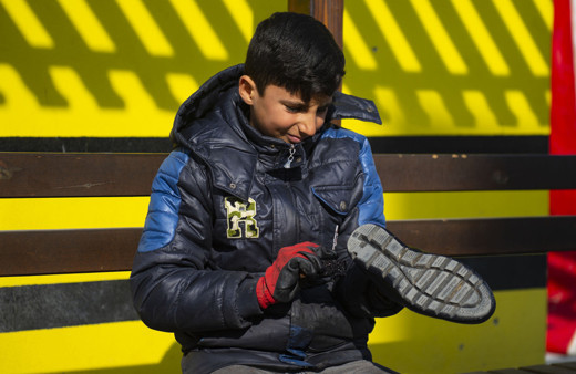 Iğdırlı Yusuf ayakkabı boyayarak kazandığı harçlığını depremzedelere bağışladı