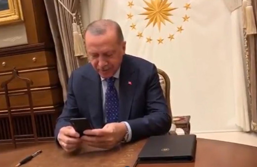 Erdoğan'dan depremzede Azize'ye telefon