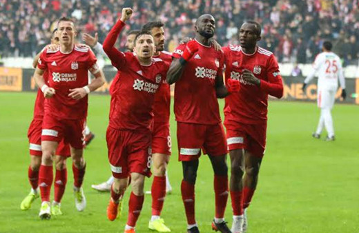 Sivasspor'un golcüsü Arouna Kone'den kötü haber