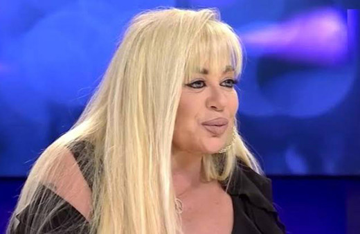 Zerrin Özer Photoshop kurbanı oldu özür dilemek zorunda kaldı