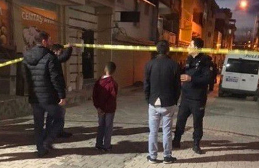 İzmir'de Suriyeli hamile anneyi bıçaklayıp oğlunu boğarak öldürdüler