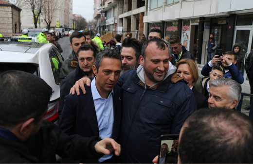 Ali Koç'la kadın taraftar arasında gülümseten diyalog