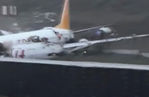 İstanbul Sabiha Gökçen’de pistten çıkan uçağın yolcuları böyle tahliye edildi