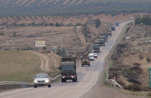 Erdoğan Suriye'ye süre verdi İdlib sınırına askeri sevkiyat görüntülendi