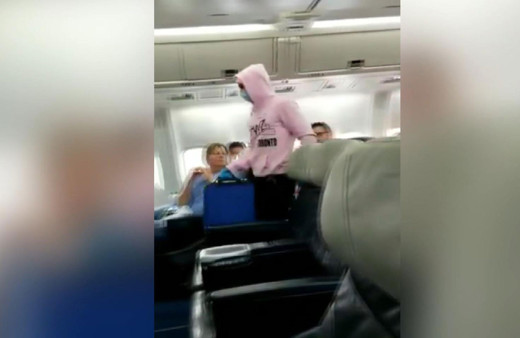 Uçakta 'koronavirüs' şakası yaptı, gözaltına alındı