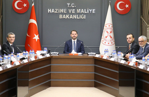 Bakan Berat Albayrak'tan sigorta sektörü temsilcileriyle kritik toplantı